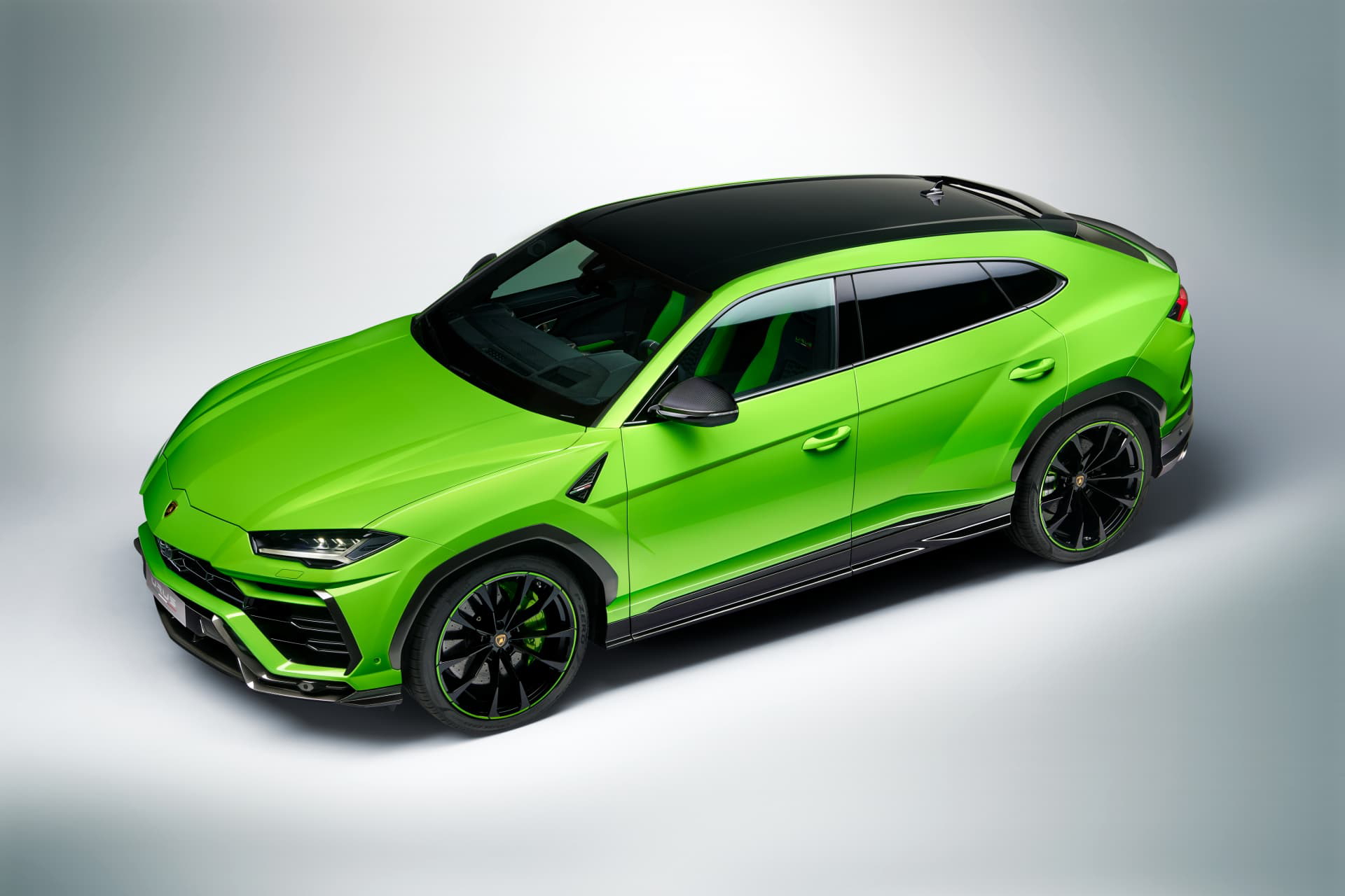 Lamborghini Urus 10000 Unidades Pearl Capsule 01
