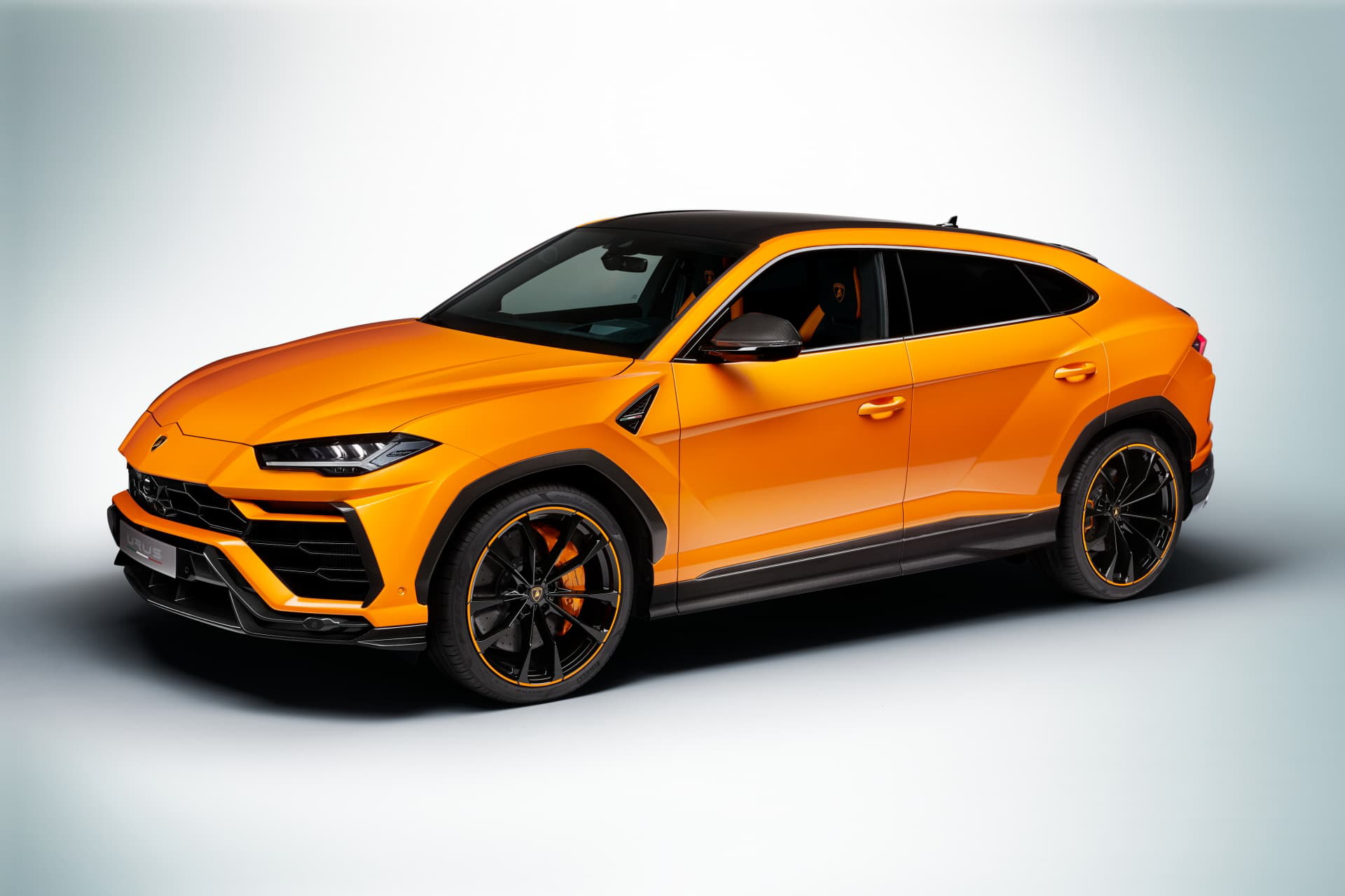 Lamborghini Urus 10000 Unidades Pearl Capsule 03