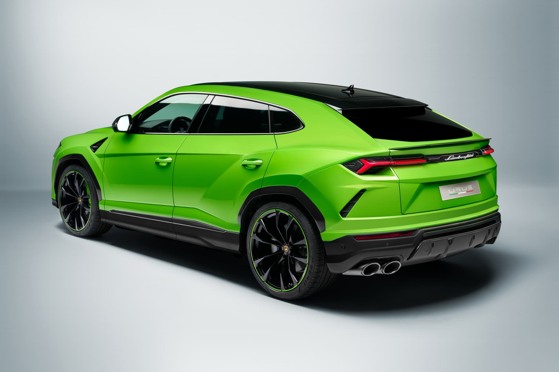 Lamborghini Urus 10000 Unidades Pearl Capsule 05