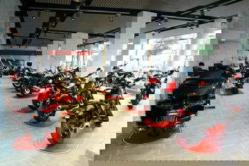Ikono Motorbike Abre Su Nuevo Concesionario Oficial Honda En Madrid
