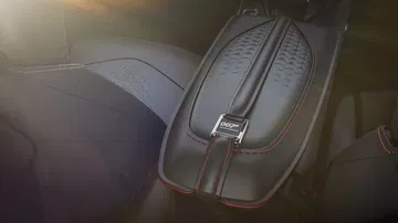 Aston Martin Vantage Dbs 007 0820 011