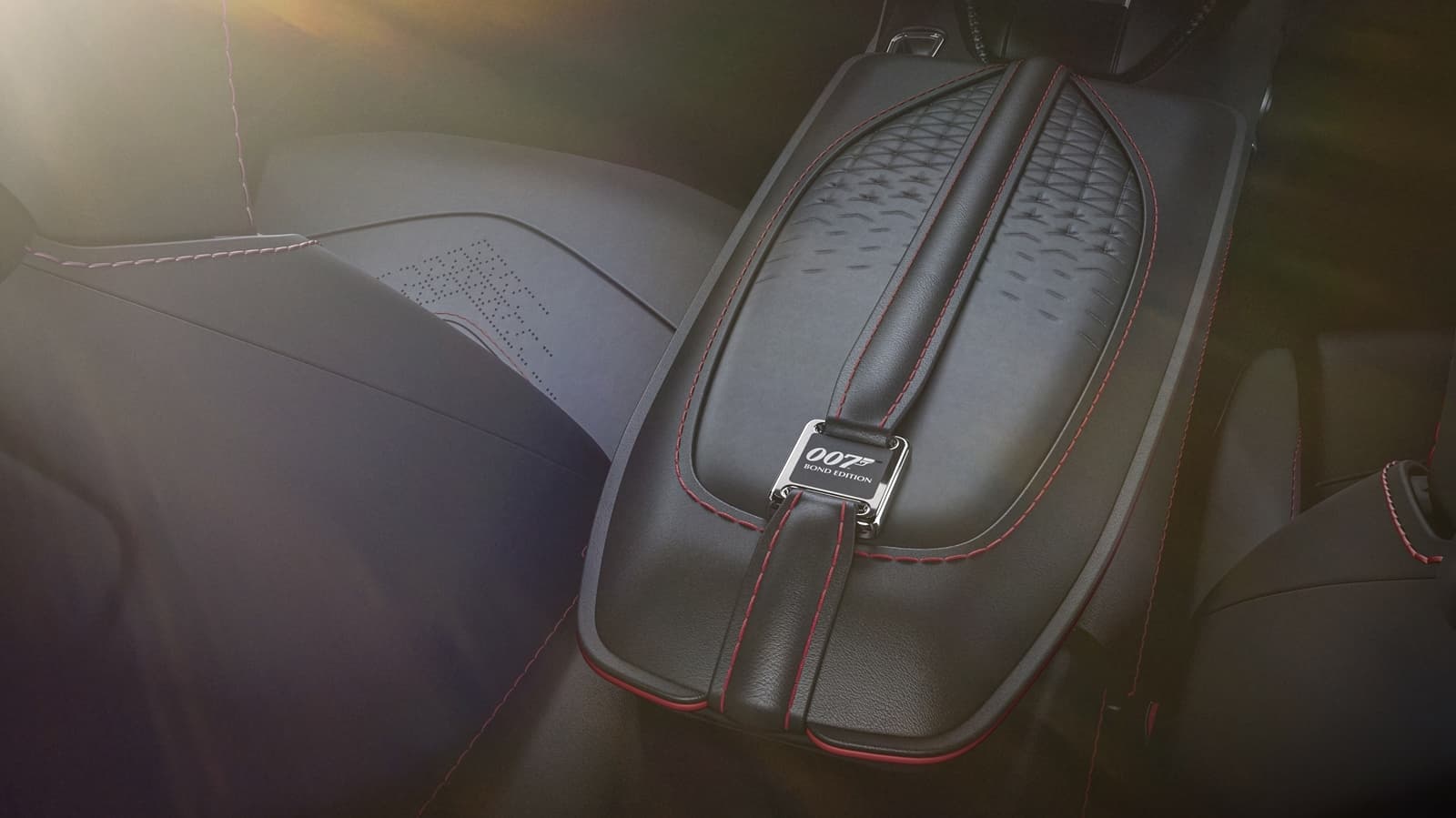 Aston Martin Vantage Dbs 007 0820 011