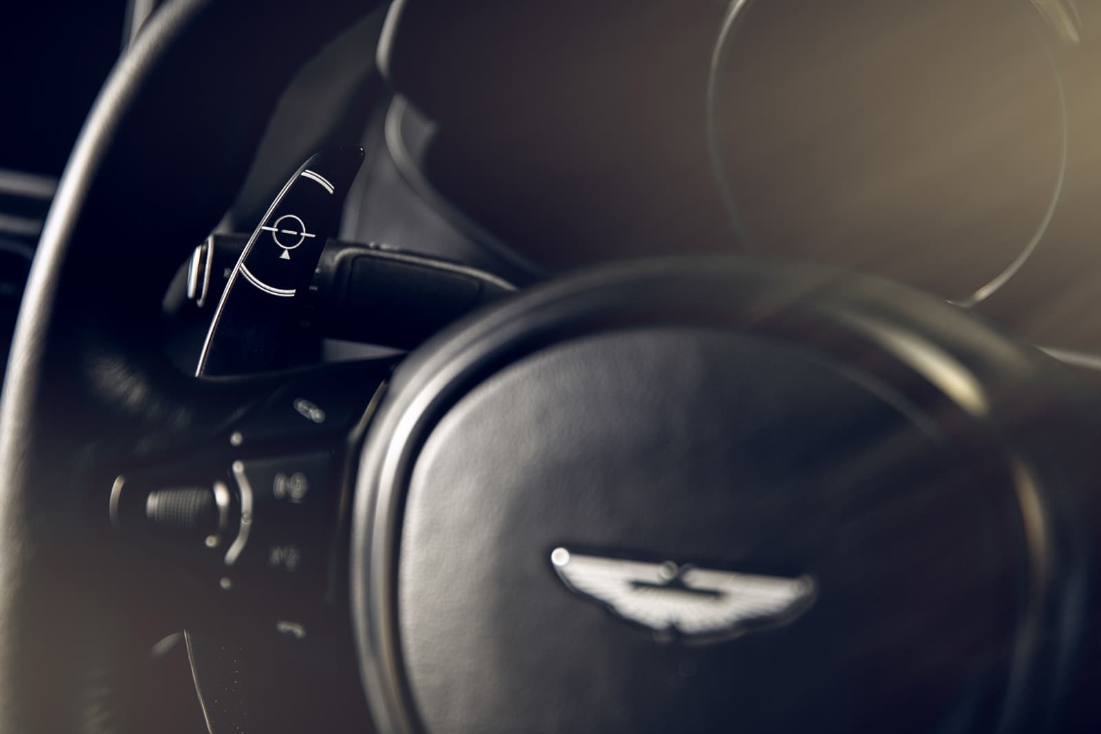 Aston Martin Vantage Dbs 007 0820 025