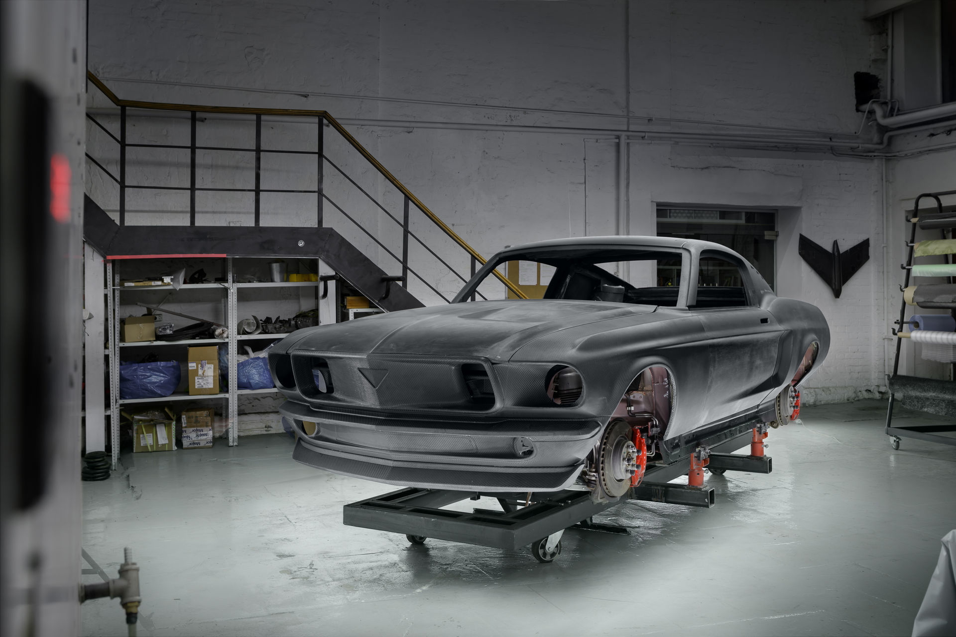 Aviar R67 Ford Mustang 12