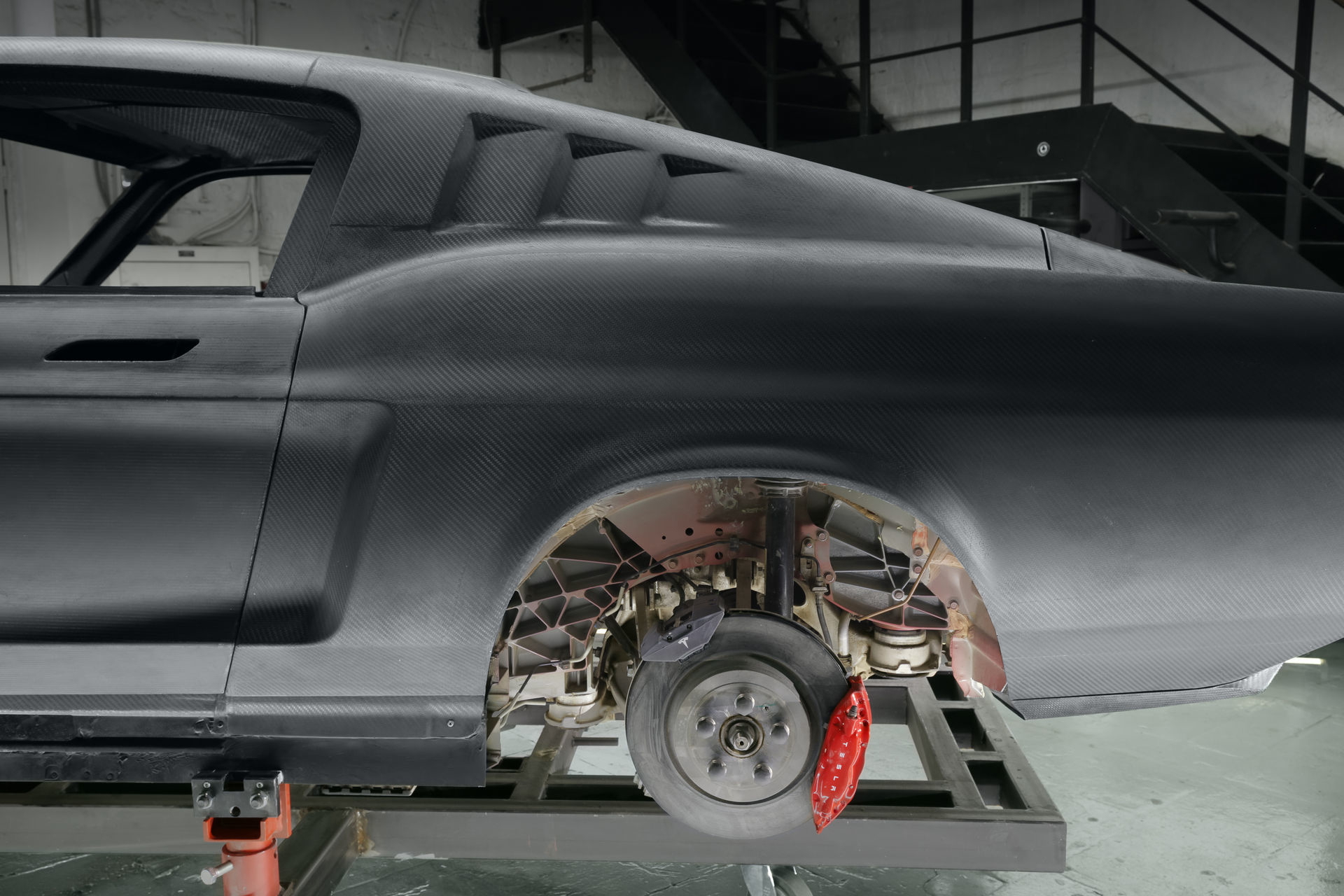 Aviar R67 Ford Mustang 9