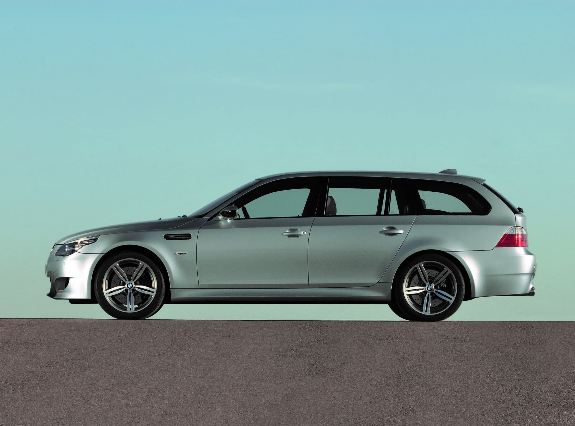 Bmw M5 Touring E34 E61 08
