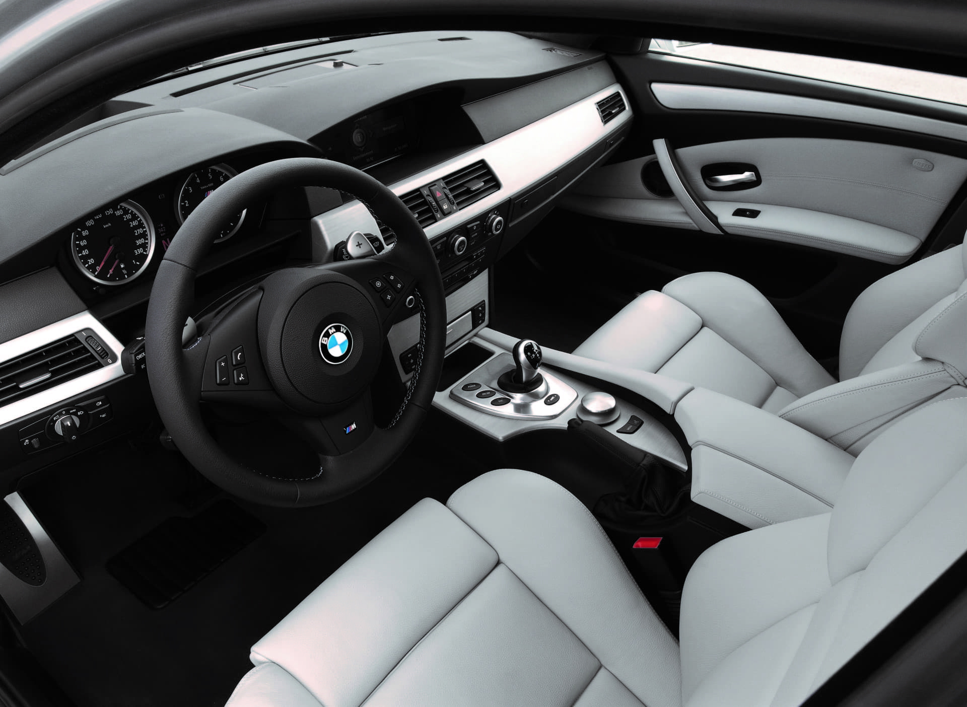Bmw M5 Touring E34 E61 17