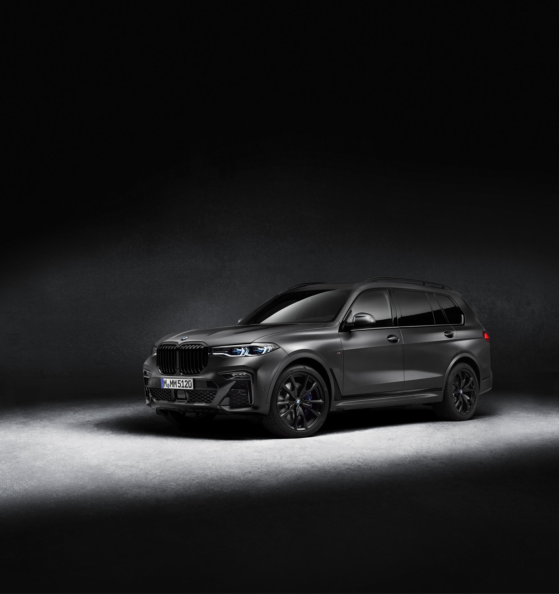 Bmw X7 Dark Shadow Edition 1