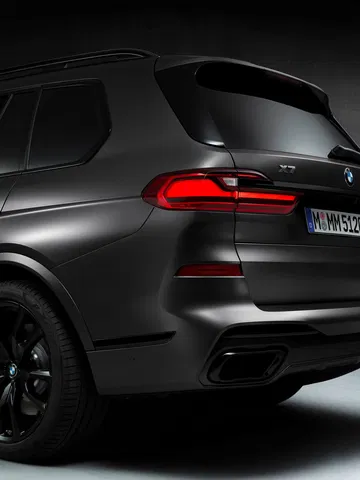 Bmw X7 Dark Shadow Edition 12