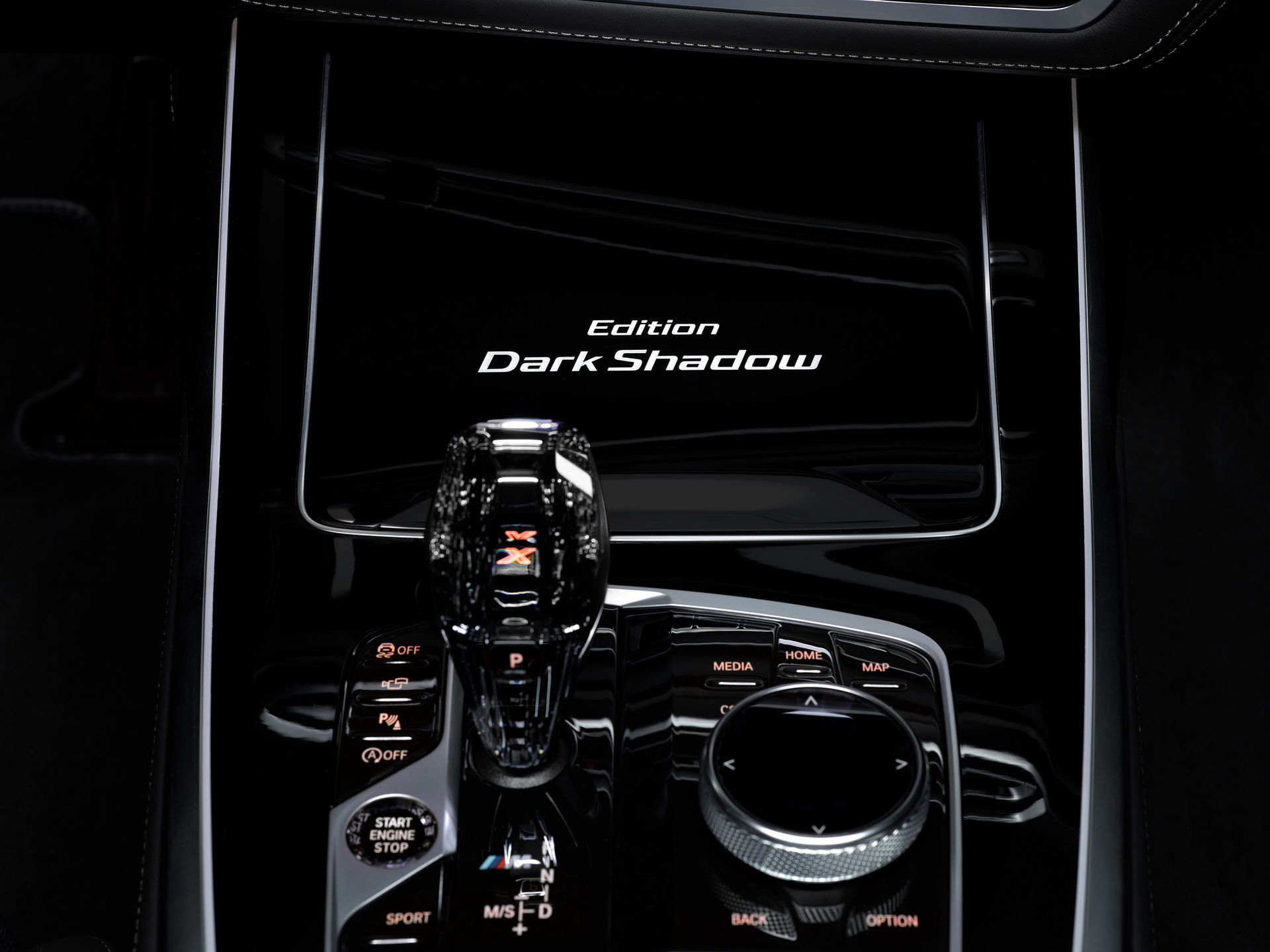 Bmw X7 Dark Shadow Edition 20