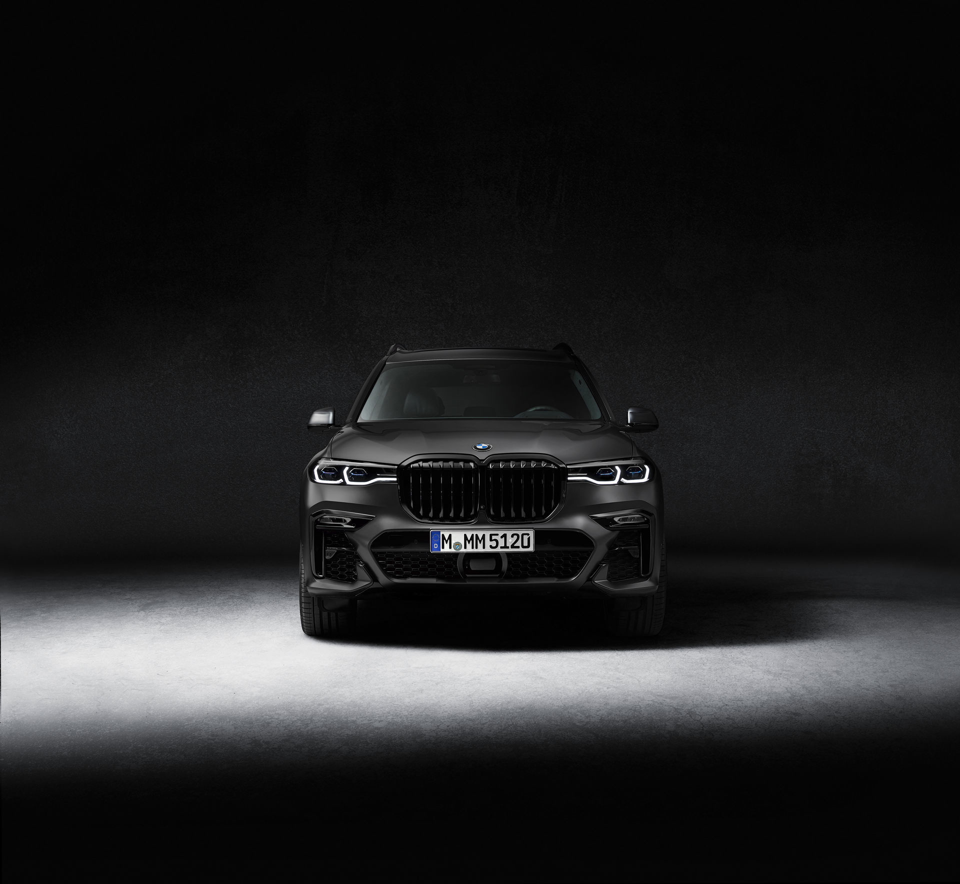 Bmw X7 Dark Shadow Edition 4