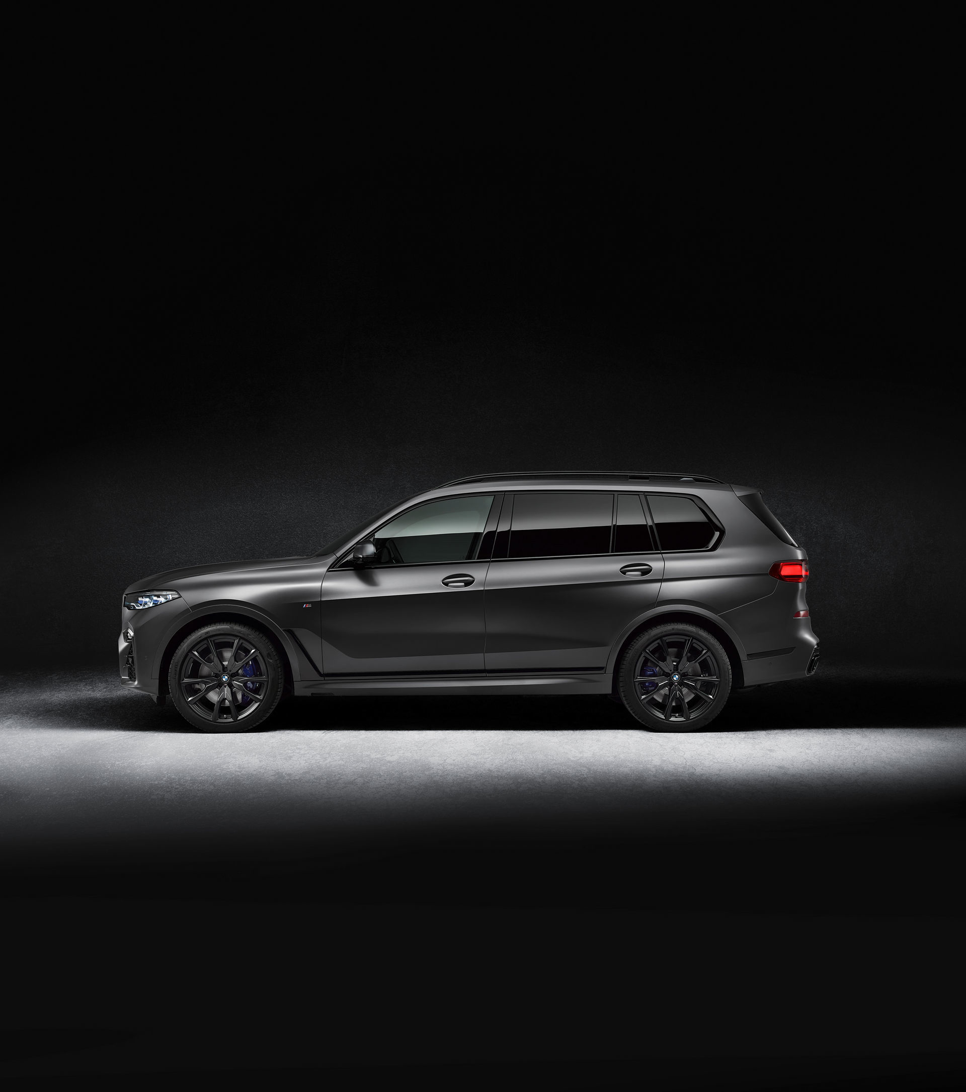 Bmw X7 Dark Shadow Edition 6