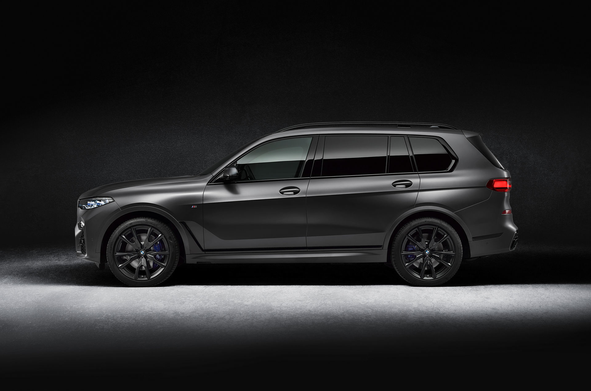 Bmw X7 Dark Shadow Edition 7