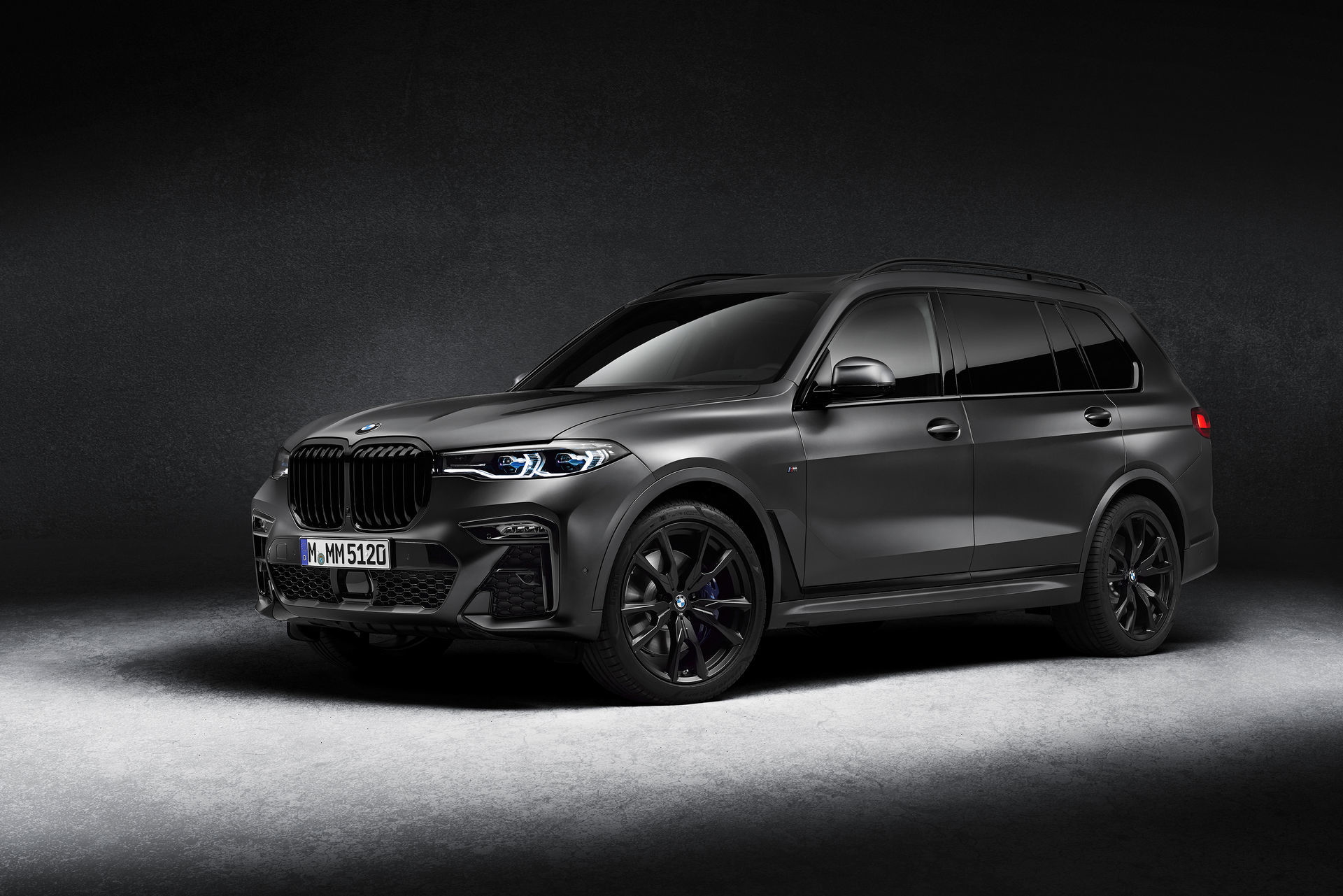Bmw X7 Dark Shadow Edition 8