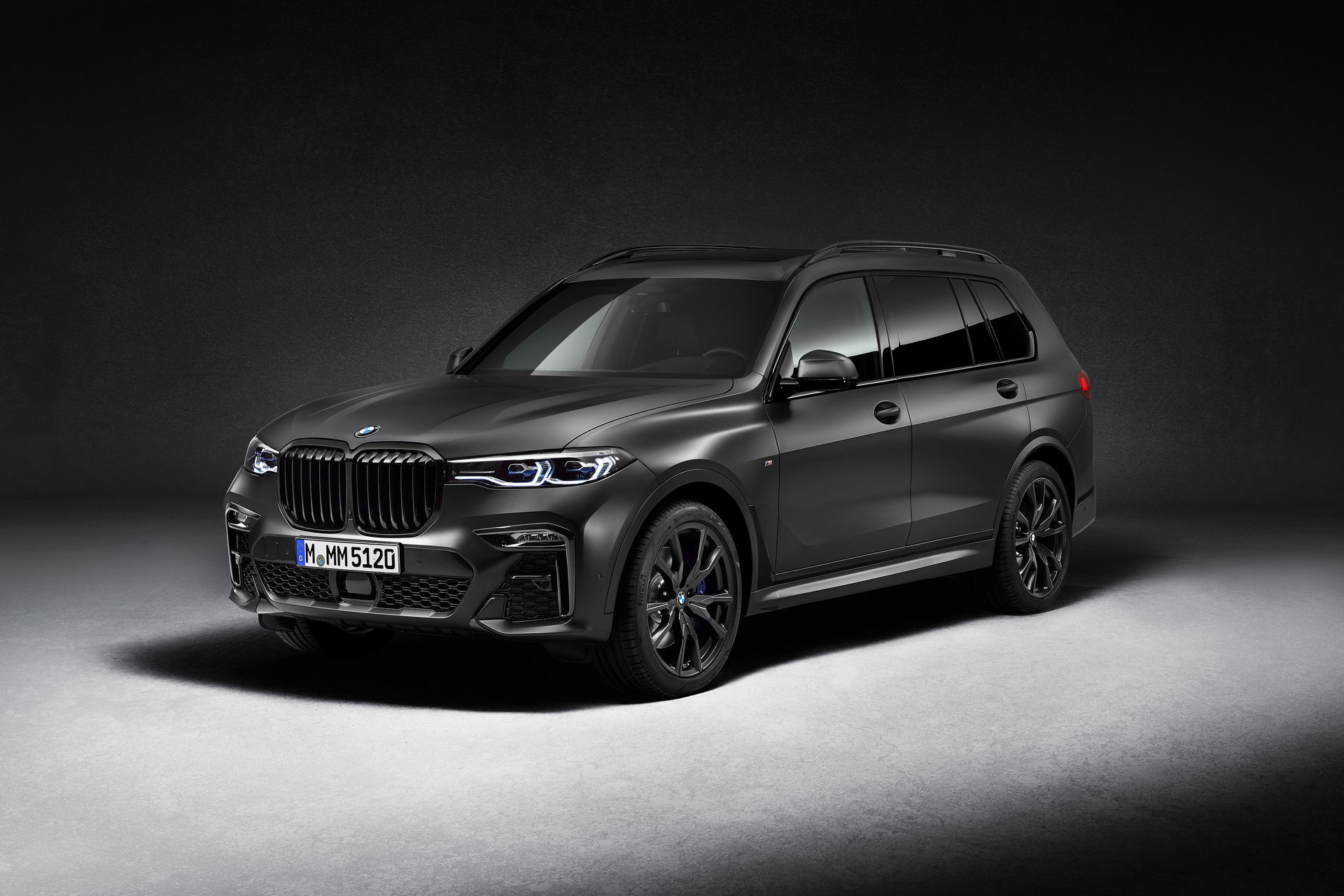 Bmw X7 Dark Shadow Edition 9