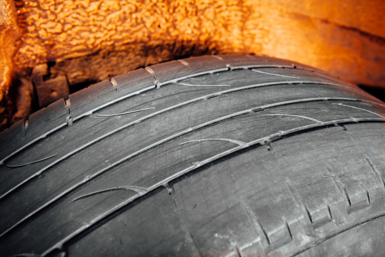 52679250 Used Car Tire With Worn Out Depth Of Thread