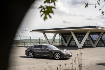 Porsche Panamera 4 2021 2