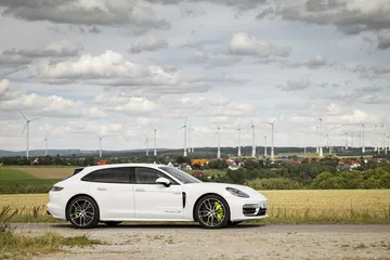 Porsche Panamera 4s E Hybrid Sport Turismo 2021 24