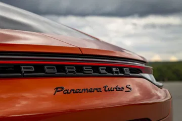 Porsche Panamera Turbo S 2021 18