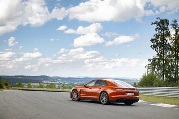 Porsche Panamera Turbo S 2021 21