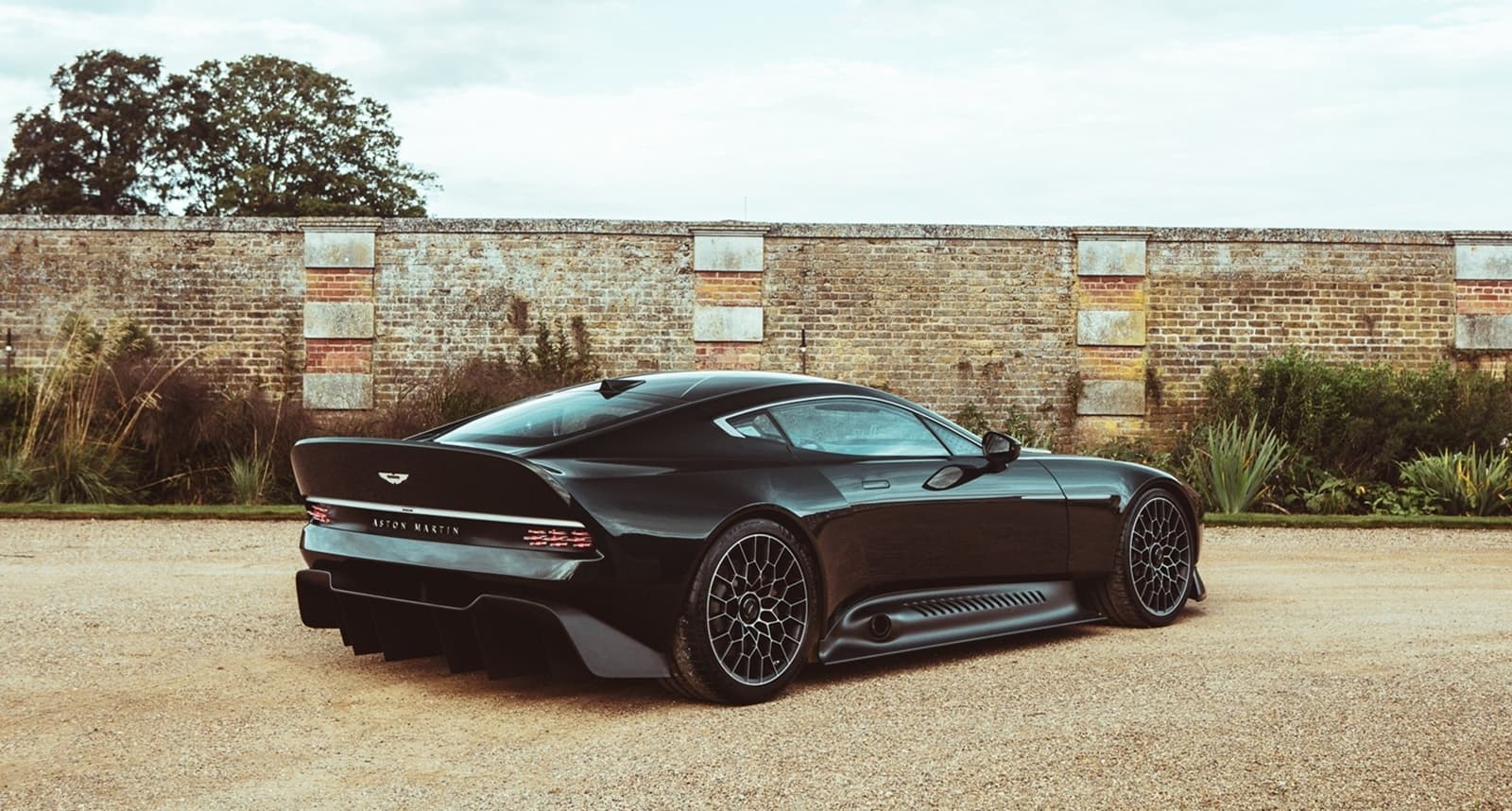 Aston Martin Victor 2021 0820 015