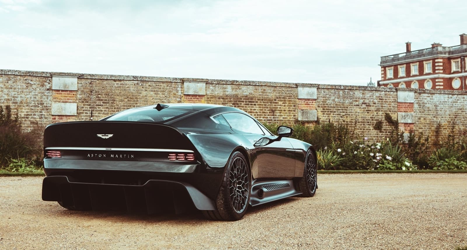 Aston Martin Victor 2021 0820 016