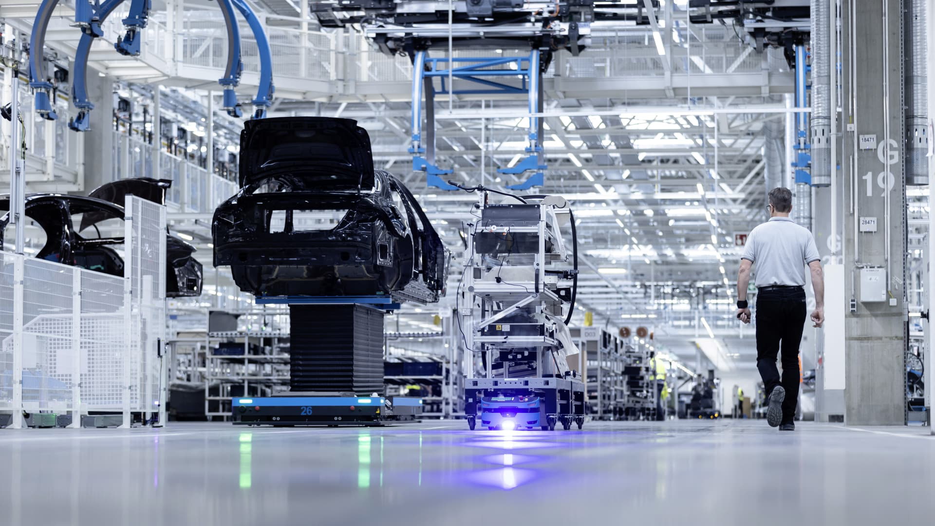 Feierliche Eröffnung Der Factory 56 Und Produktionsstart Der Neuen Mercedes Benz S Klasse: Mercedes Benz Präsentiert Mit Der Factory 56 Die Zukunft Der Produktion Official Opening Of Factory 56 And Start Of Production Of The New Mercedes Benz S Class :