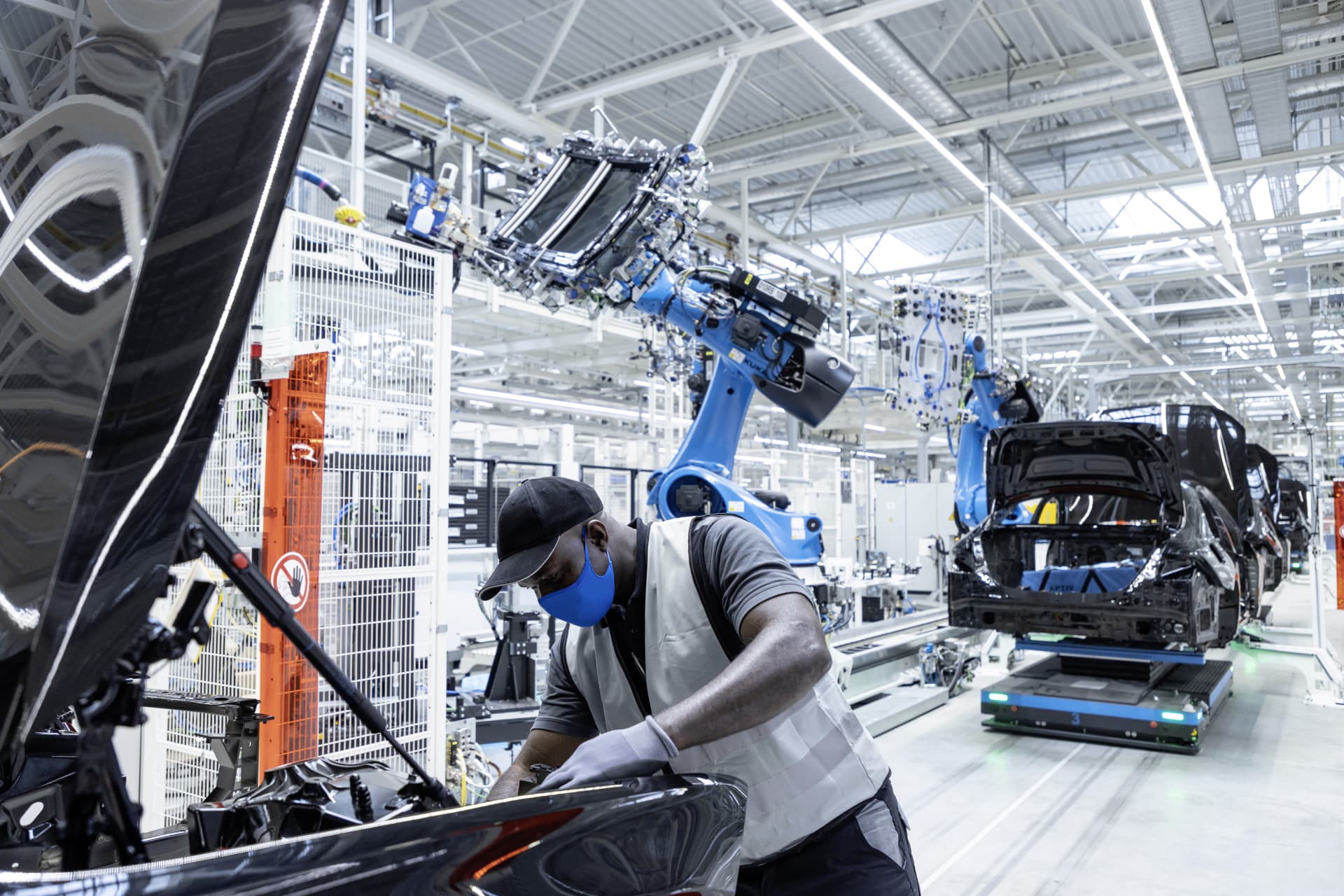 Feierliche Eröffnung Der Factory 56 Und Produktionsstart Der Neuen Mercedes Benz S Klasse: Mercedes Benz Präsentiert Mit Der Factory 56 Die Zukunft Der Produktion Official Opening Of Factory 56 And Start Of Production Of The New Mercedes Benz S Class :