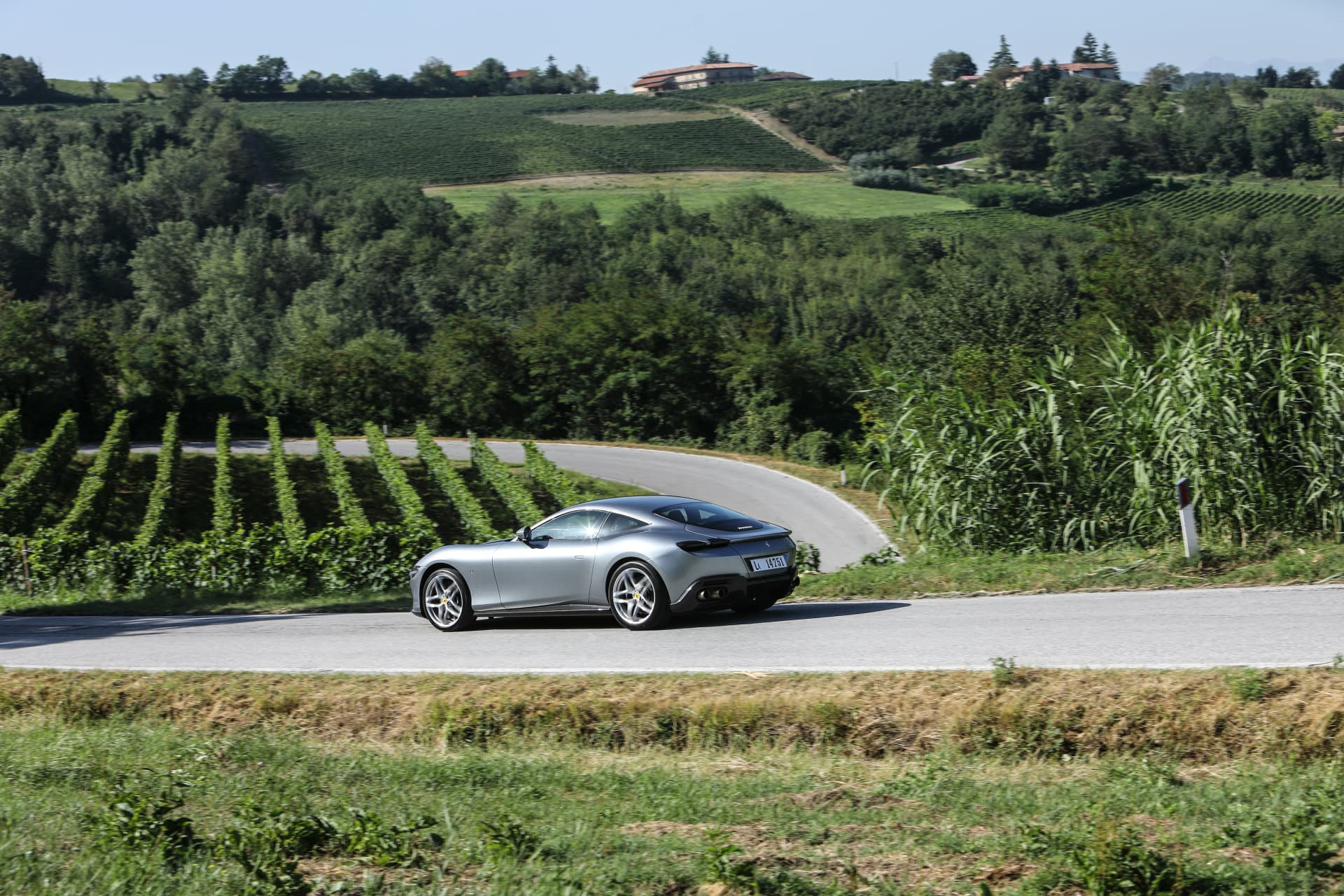 Ferrari Roma Grigio Titanio 013
