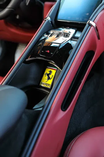 Ferrari Roma Grigio Titanio 071