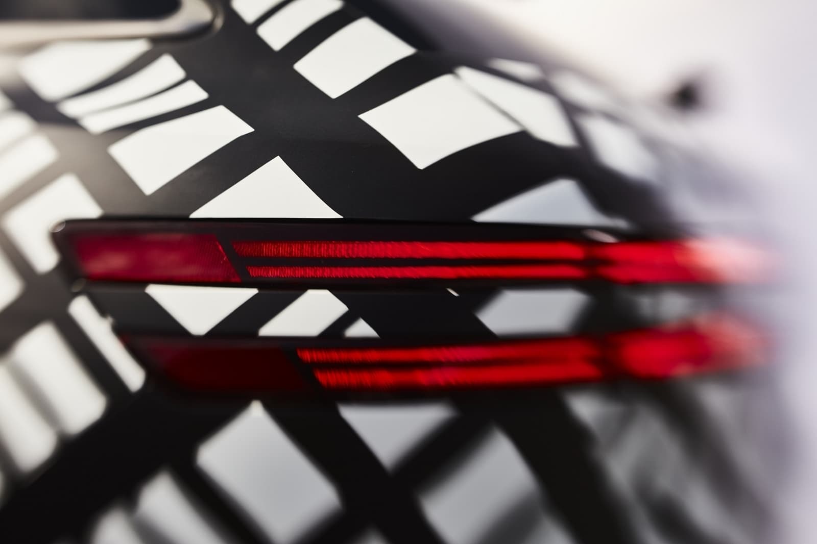Genesis Gv70 Teaser 0920 003