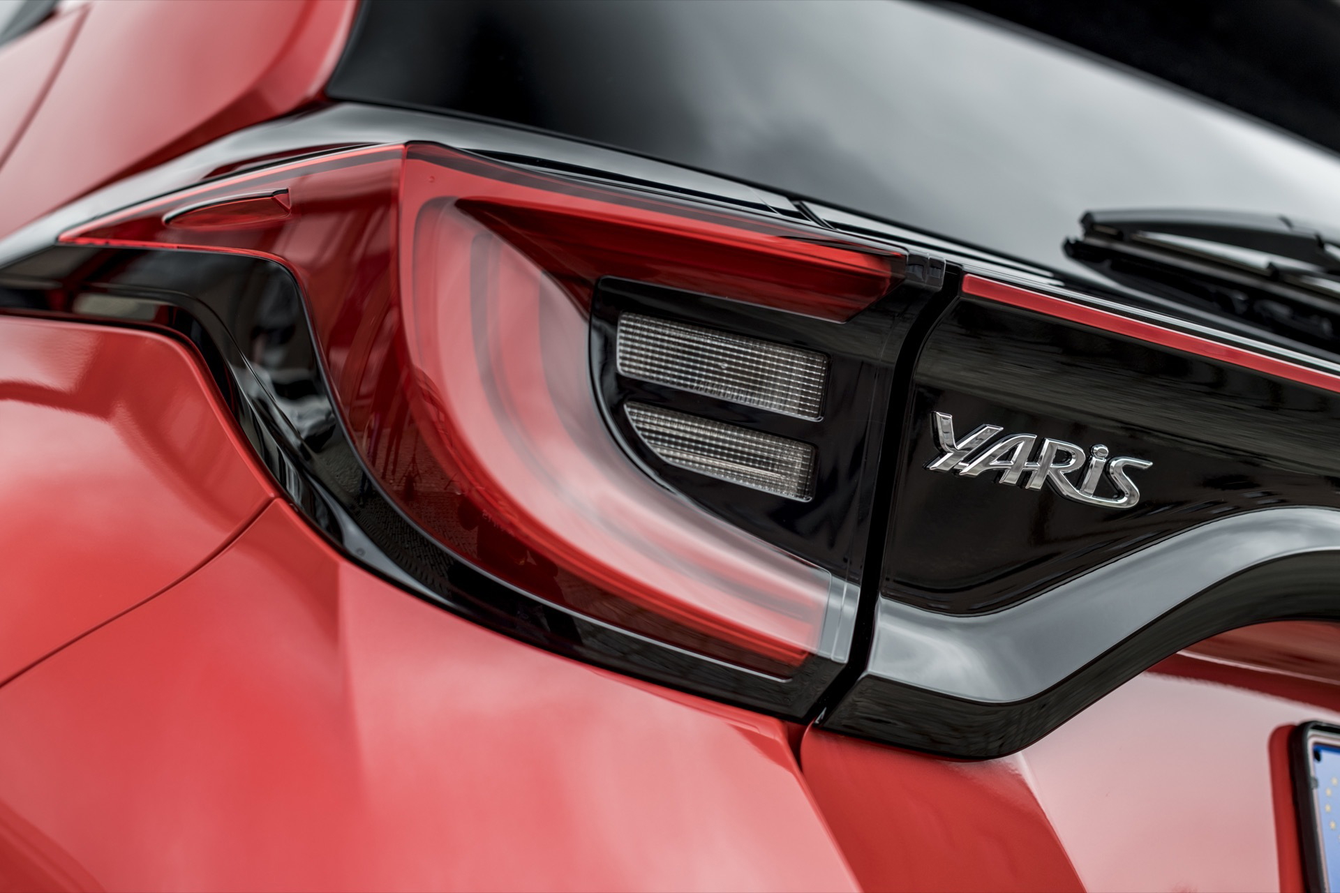 Toyota Yaris 2020 Prueba Detalles Rojo 04