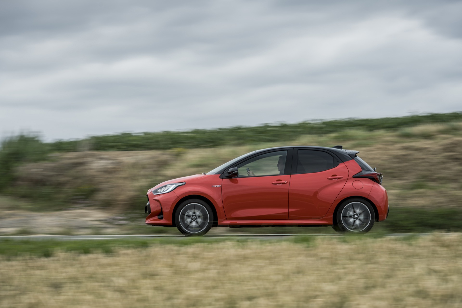 Toyota Yaris Rojo 2020 Movimiento Prueba 05