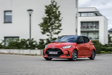 Toyota Yaris Rojo 2020 Movimiento Prueba 08