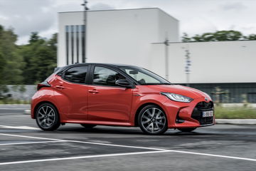 Toyota Yaris Rojo 2020 Movimiento Prueba 14
