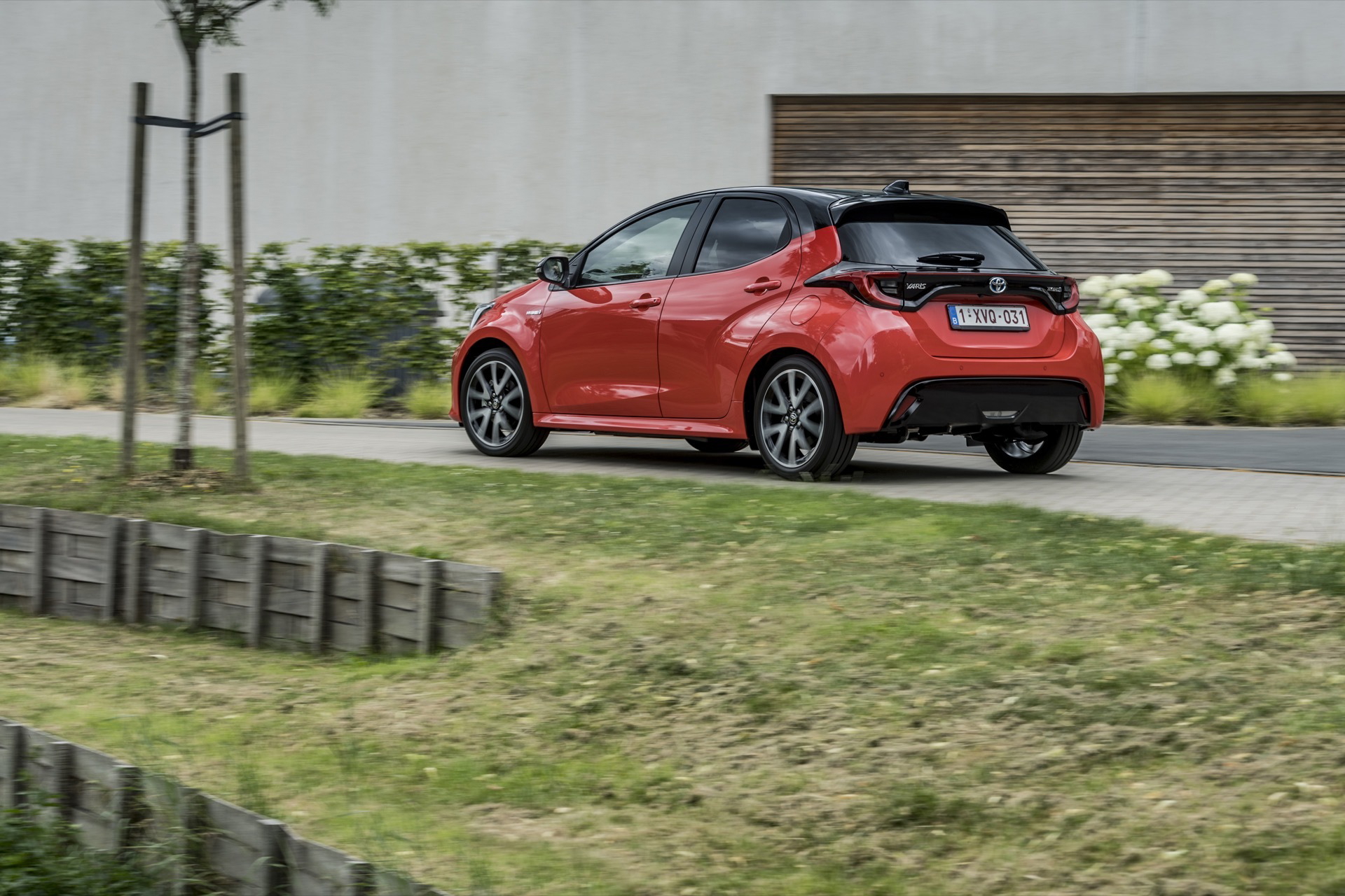 Toyota Yaris Rojo 2020 Movimiento Prueba 21