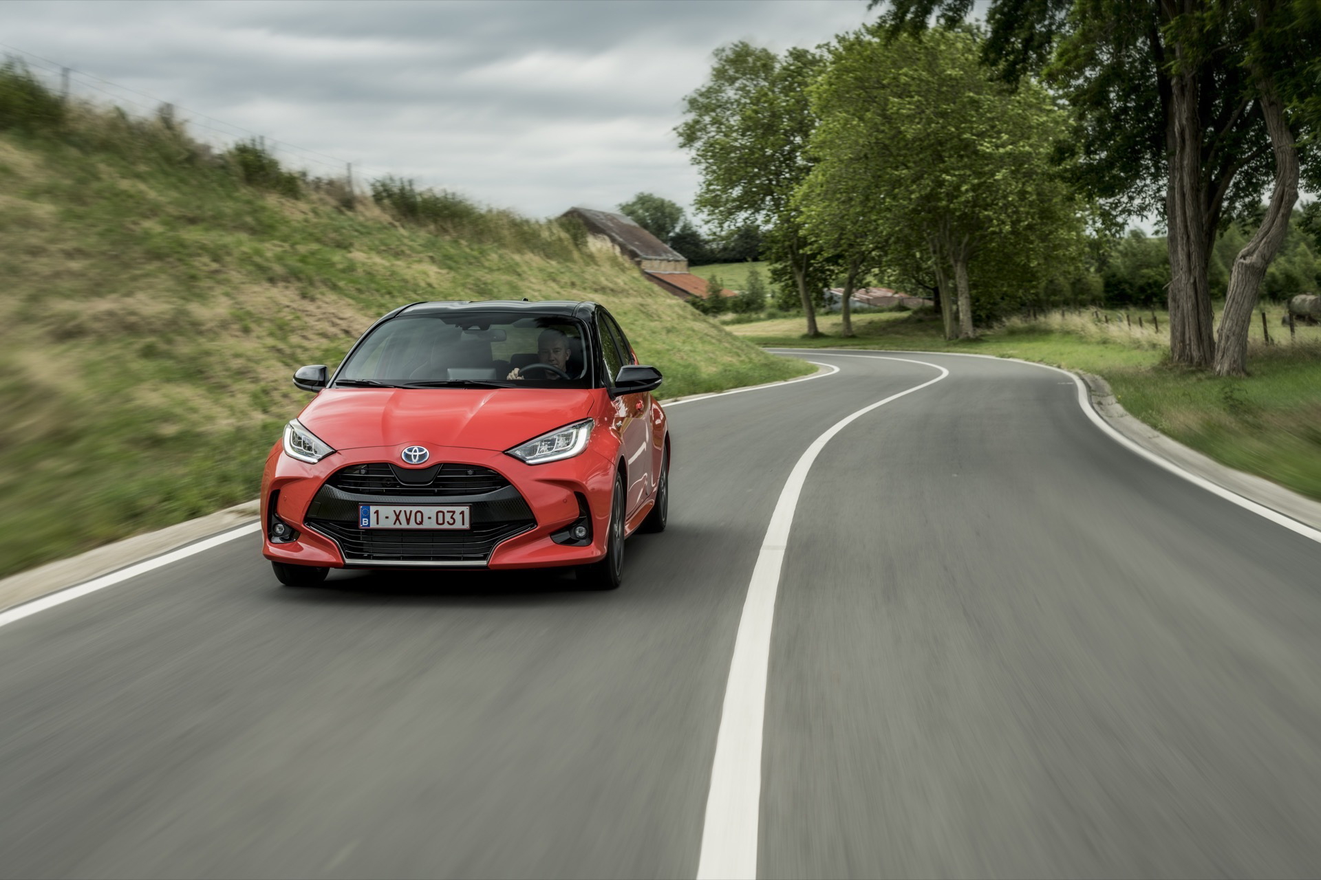 Toyota Yaris Rojo 2020 Movimiento Prueba 25