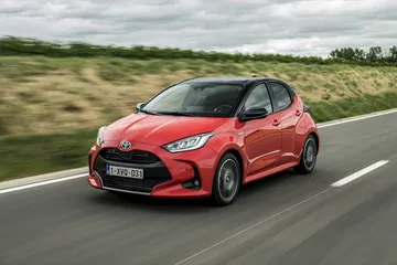 Toyota Yaris Rojo 2020 Movimiento Prueba 29