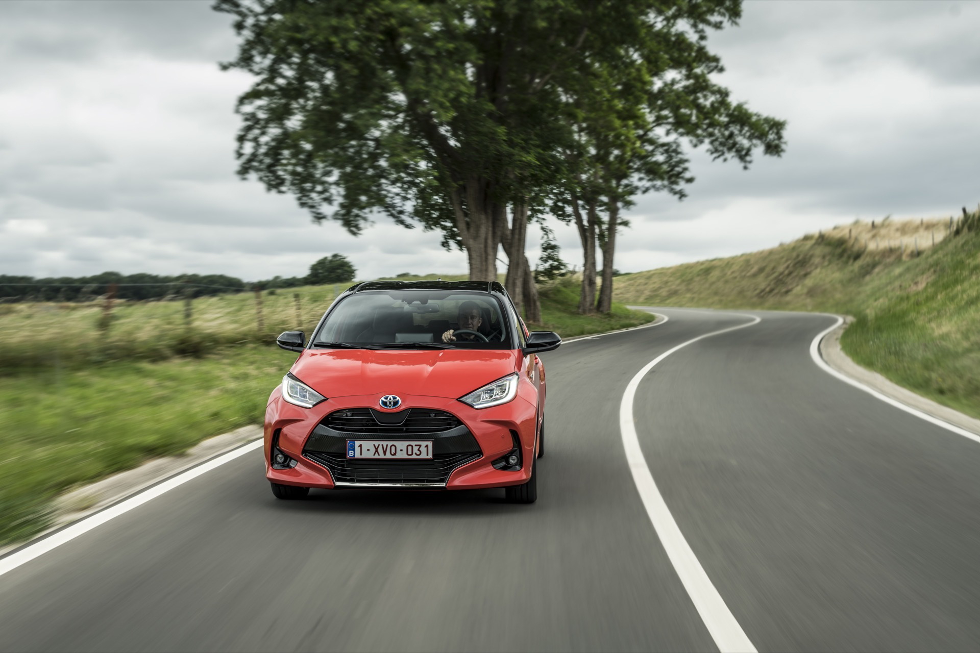 Toyota Yaris Rojo 2020 Movimiento Prueba 34