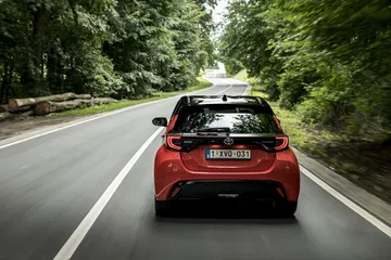 Toyota Yaris Rojo 2020 Movimiento Prueba 35