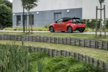 Toyota Yaris Rojo 2020 Movimiento Prueba 36