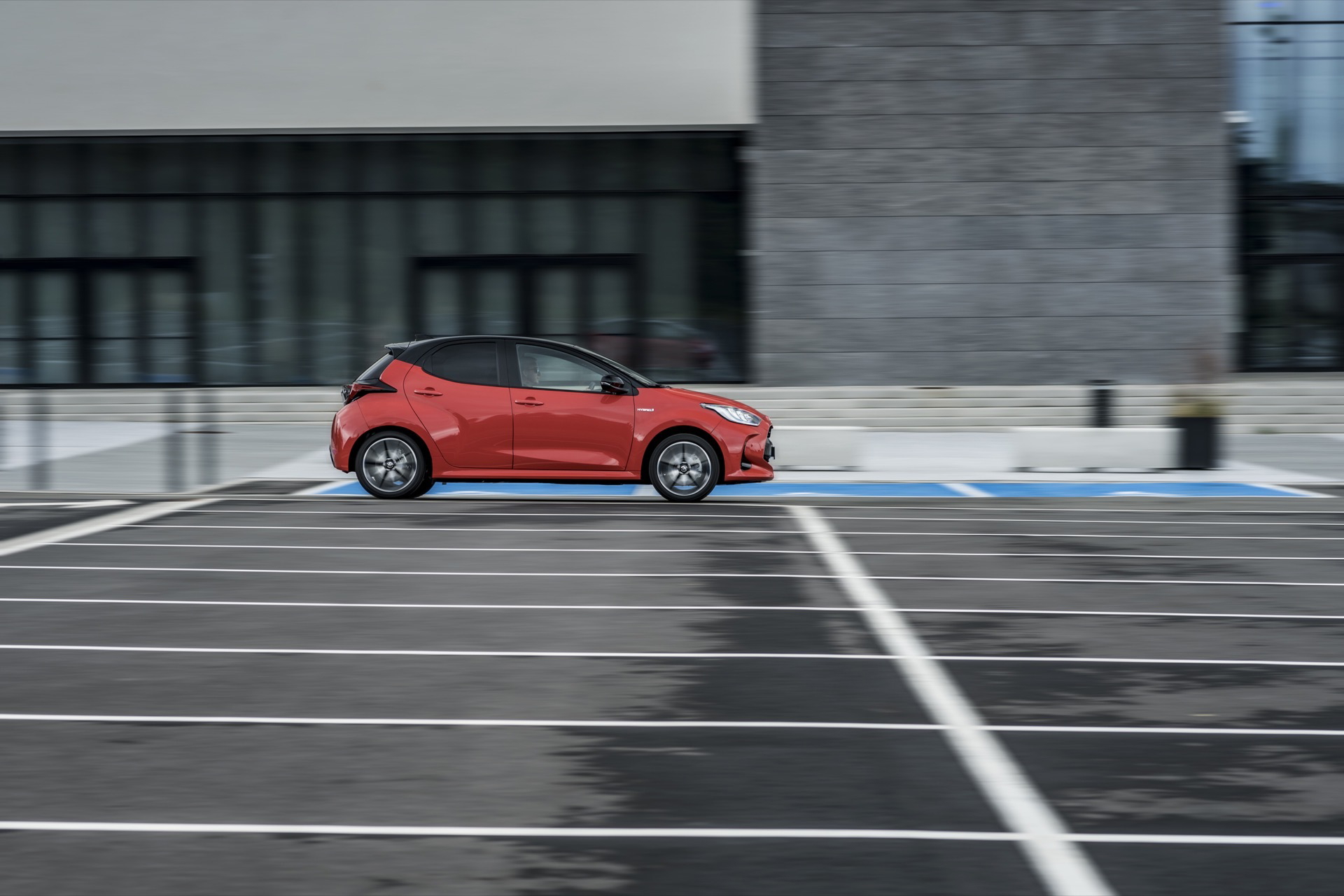 Toyota Yaris Rojo 2020 Movimiento Prueba 39