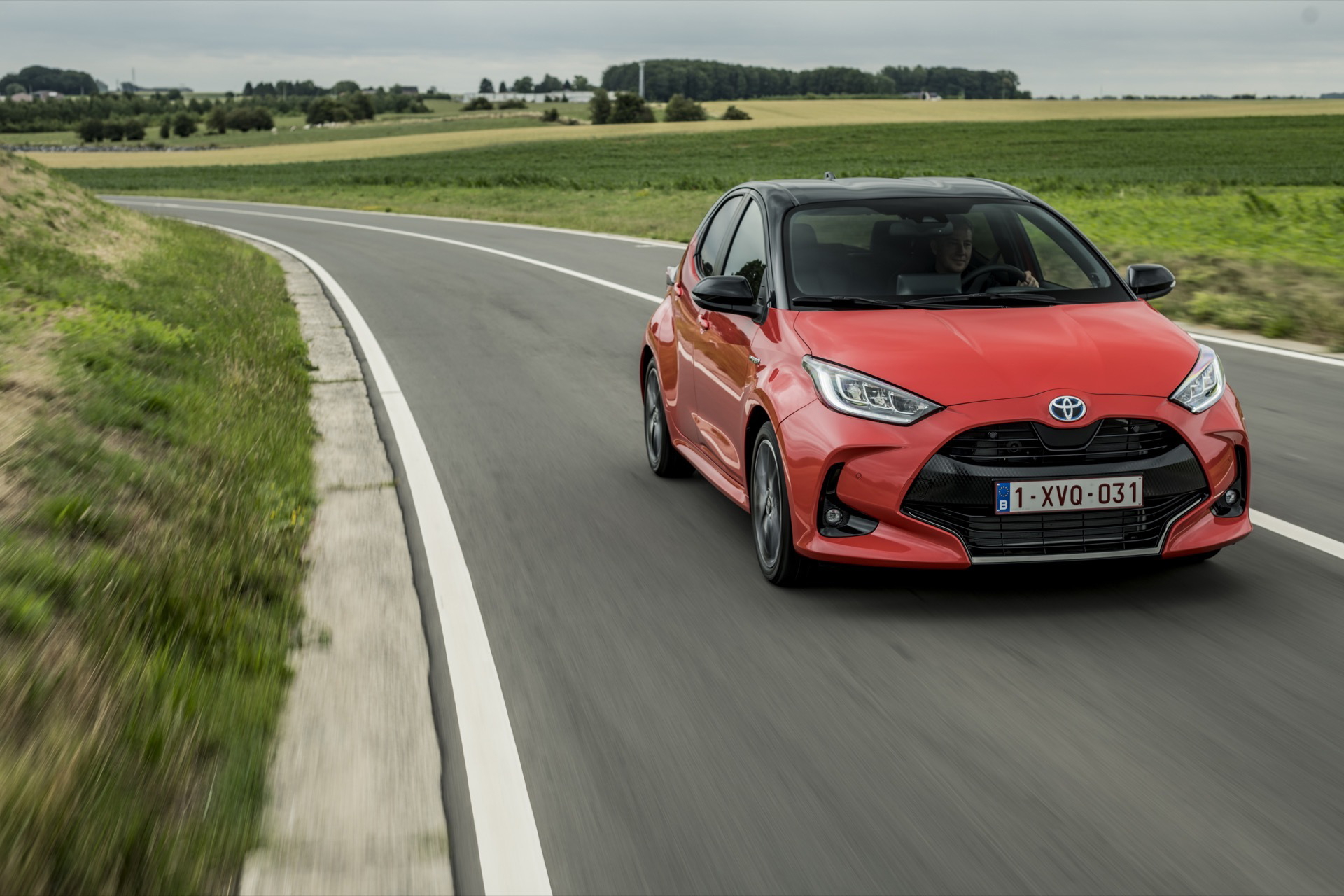 Toyota Yaris Rojo 2020 Movimiento Prueba 41
