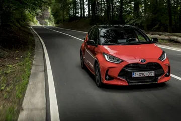 Toyota Yaris Rojo 2020 Movimiento Prueba 42