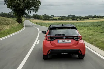 Toyota Yaris Rojo 2020 Movimiento Prueba 49