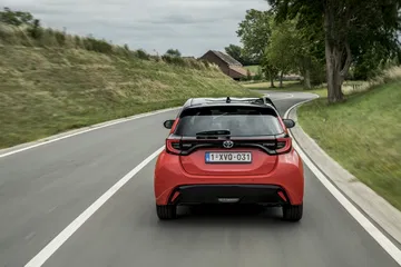 Toyota Yaris Rojo 2020 Movimiento Prueba 51