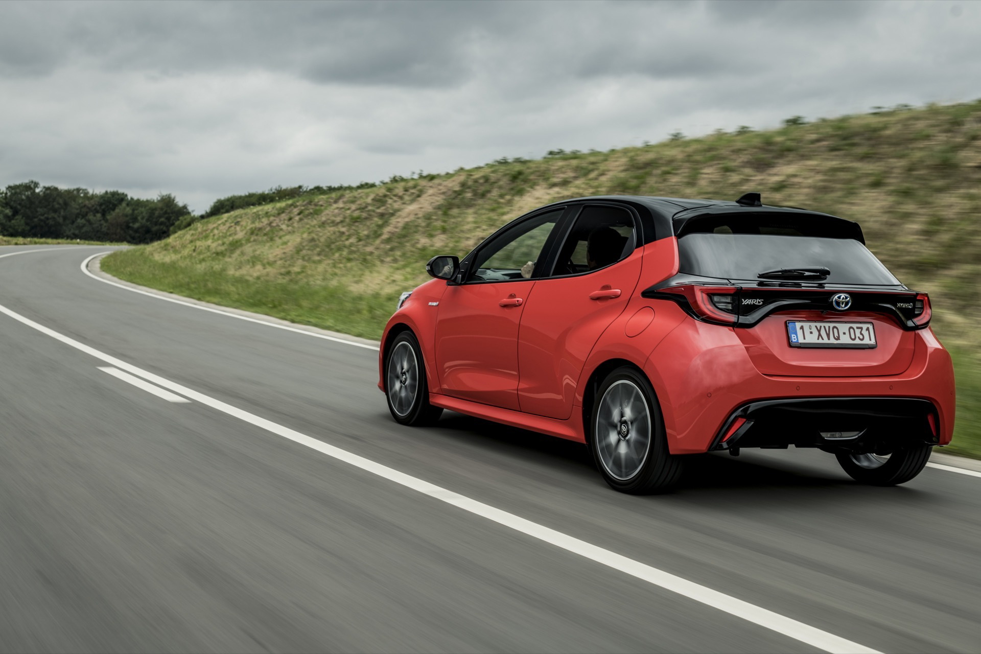 Toyota Yaris Rojo 2020 Movimiento Prueba 55