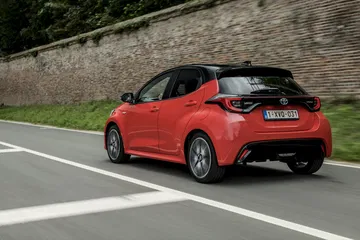 Toyota Yaris Rojo 2020 Movimiento Prueba 58