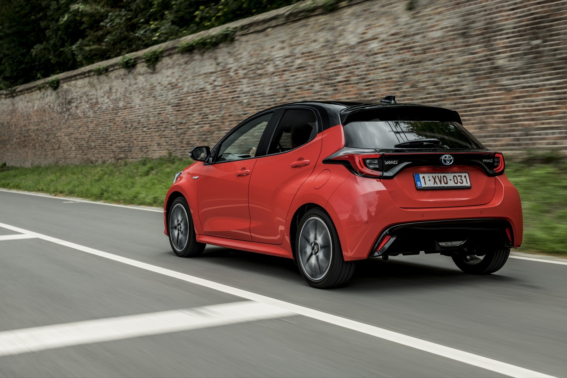 Toyota Yaris Rojo 2020 Movimiento Prueba 58