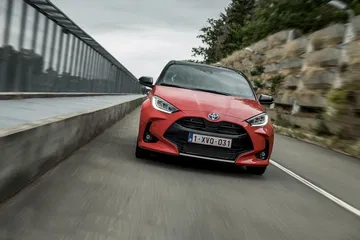 Toyota Yaris Rojo 2020 Movimiento Prueba 61